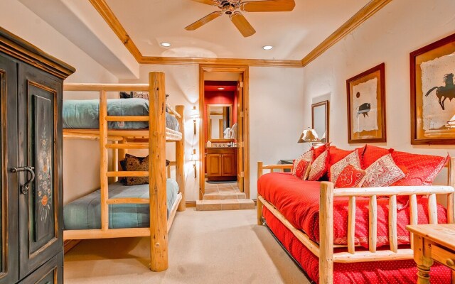 Stonegate Townhomes by East West Hospitality