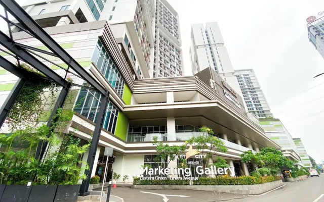 Monochromatic Studio At Lrt City Bekasi Apartment