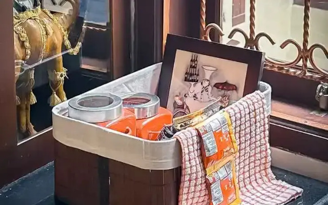 Hening Pool Residence