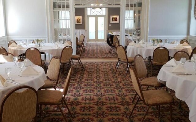 Fort Harrison State Park Inn