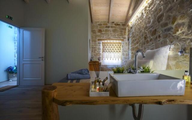 Paxos Fairytales Lovenest 1