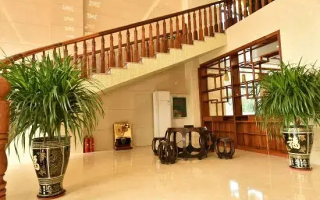 Dongxing Dongsen Hotel (Wanwei Golden Beach Scenic Area)