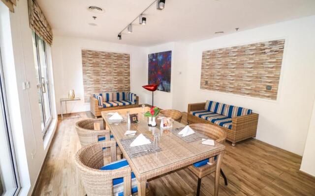 Gulf Suites Hotel Amwaj