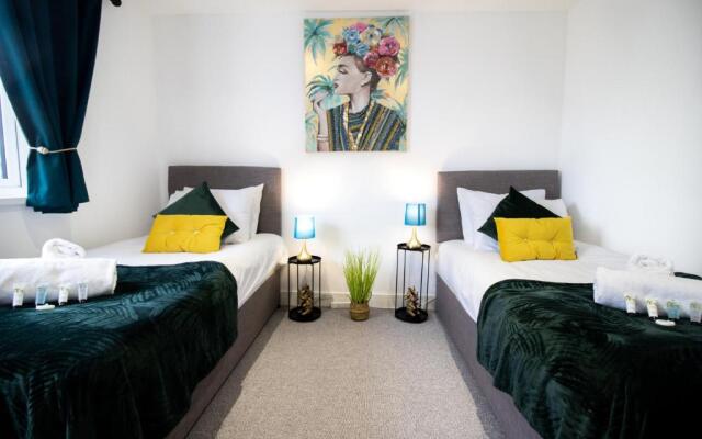 Highfield Apartment by Southwest Rooms - Free Netflix and Parking