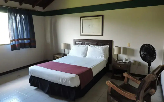 Club Nautico Acuarela Hotel