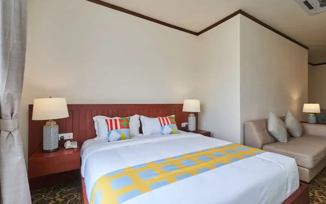 OYO Home 44077 The Platinum Hotel & Suites- King