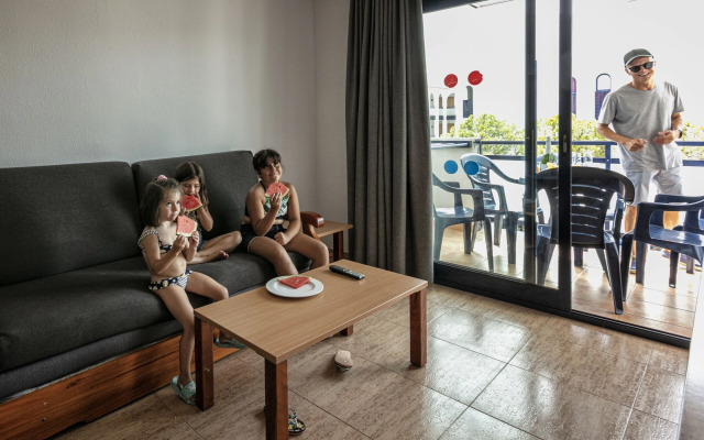 Pins Platja Apartments