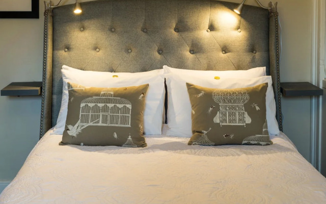 The Henry Guest House