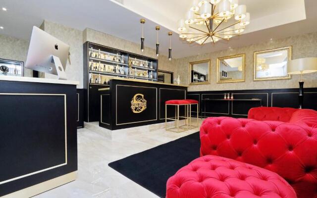 Spanish Diamond Luxury Suites & Jacuzzi