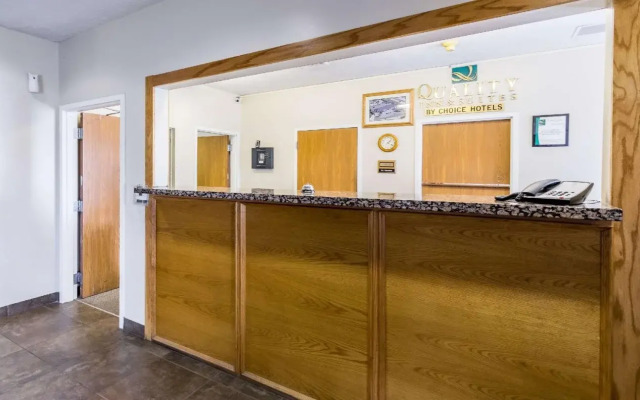 Quality Inn & Suites Omaha Chalco