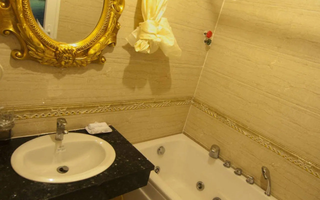 Phung Hoang Golden Hotel