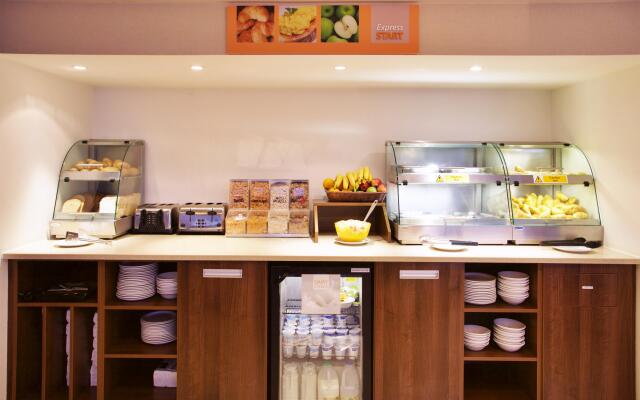 Holiday Inn Express London Victoria by IHG