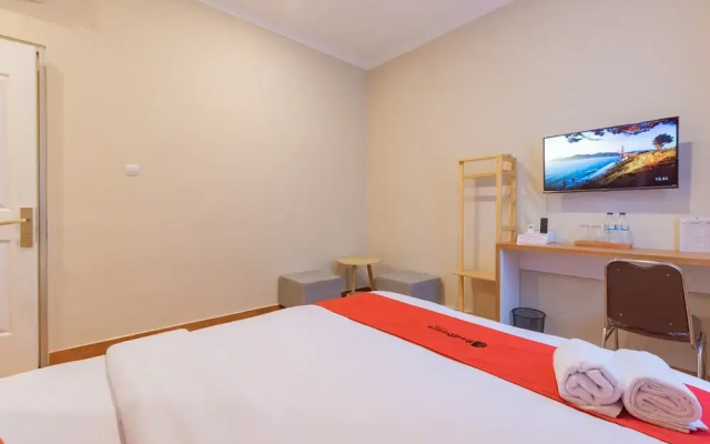 RedDoorz Plus @ Bagusrangin Street 2