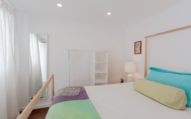 Sunny Apartment with Patio, By TimeCooler