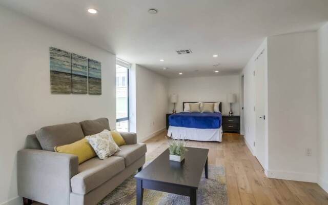 Spacious San Diego Loft wParking
