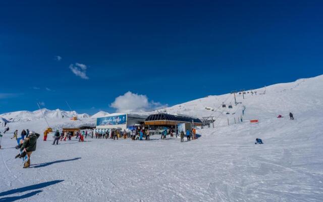 Touch The Mountains Twins Hotel New Gudauri