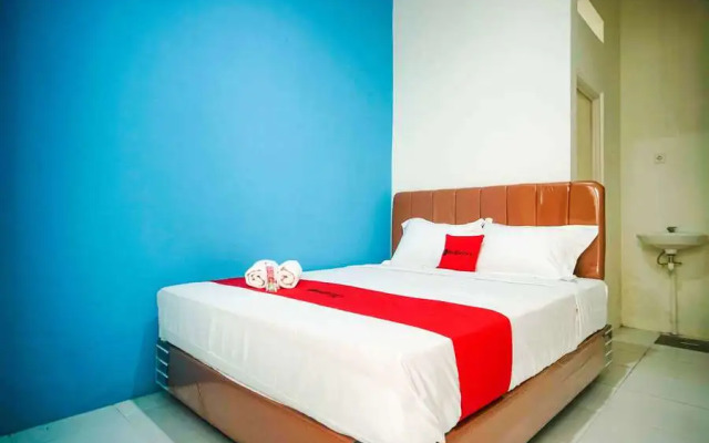 RedDoorz @ Bukit Palma Surabaya