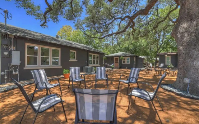 Walk to Schlitterbahn With Firepit