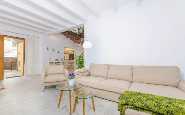 Es Reco in Costitx With 2 Bedrooms and 2 Bathrooms