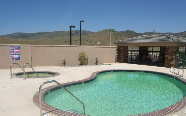 Holiday Inn Express Hotel & Suites Tehachapi by IHG