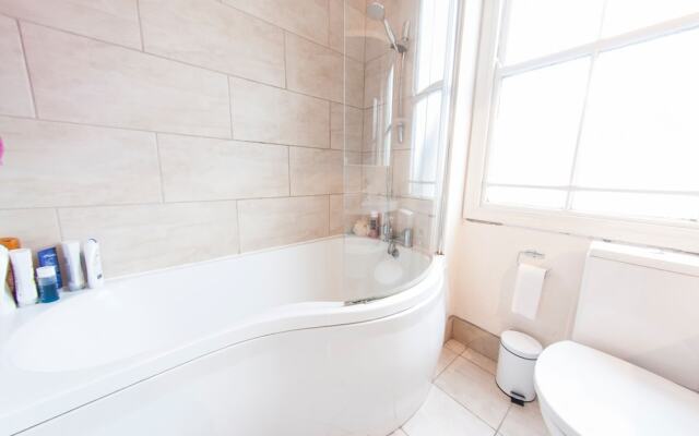 Charming 1-br Upper Holloway Flat For 2