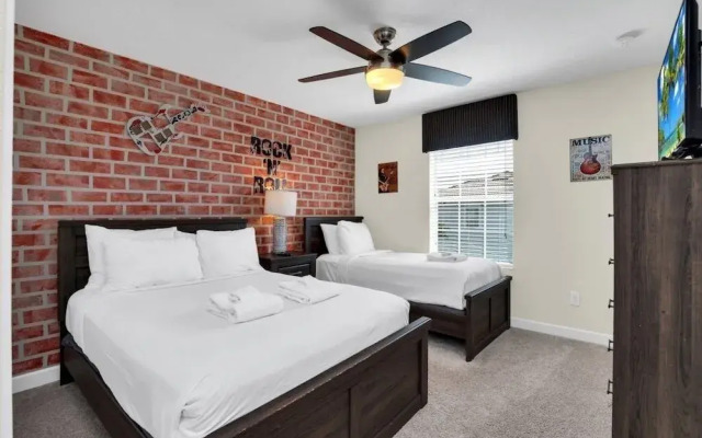 4804crusoe 4 Bedroom Townhouse