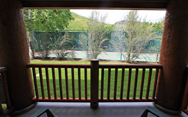 Snow Flower 011-studio Condo by RedAwning