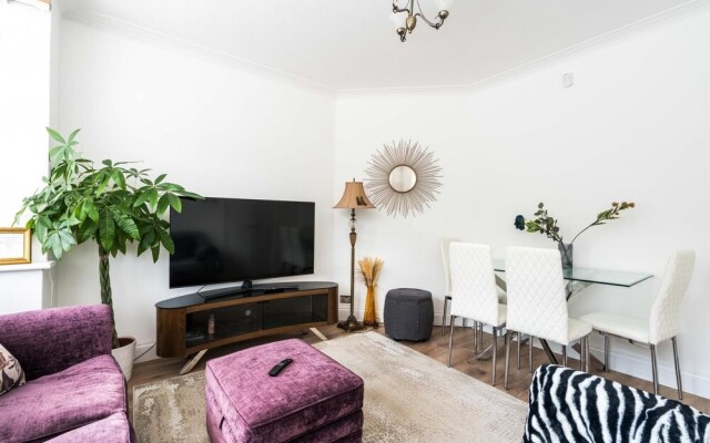 NEW Lux 3BD Family Home W/garden - North London