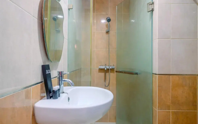 Simple And Comfy Studio Room At Tamansari Sudirman Apartment