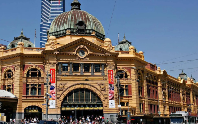Nomads Melbourne Backpackers