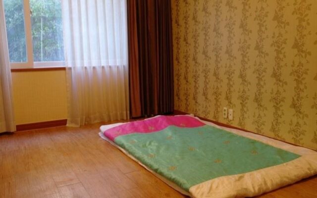 Mt. Palgong Spa Tourist Hotel