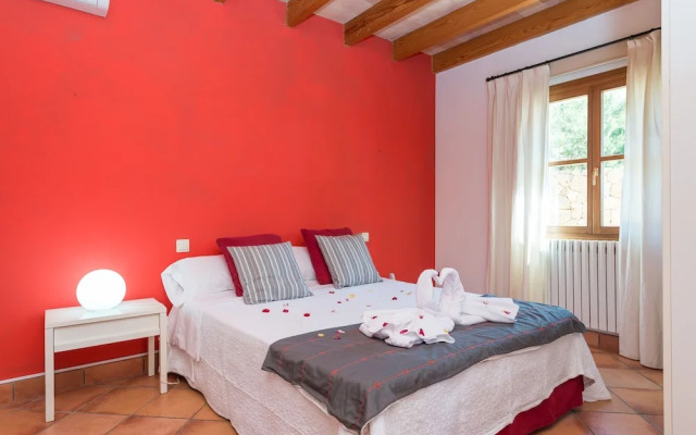 Es Pinar in Alar With 4 Bedrooms and 4 Bathrooms