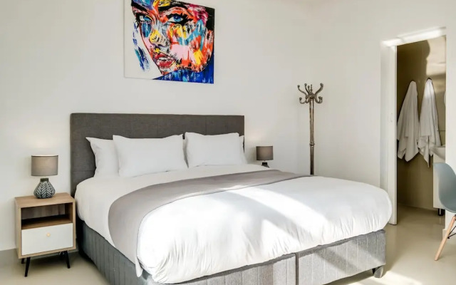 Private Secure Studio in Camps Bay The Cove