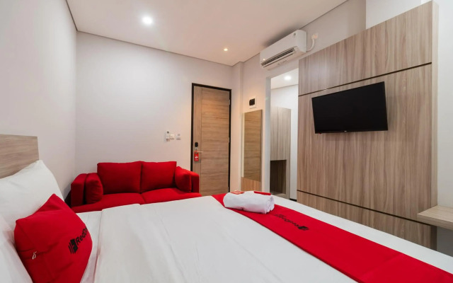 RedDoorz Plus near Senayan City