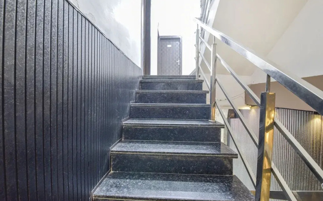 Fabexpress Anandam Palace Guest House