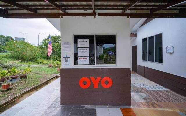 OYO 90085 Crystal Sintok Chalet