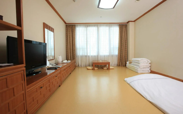 High1 Palace Hotel & CC