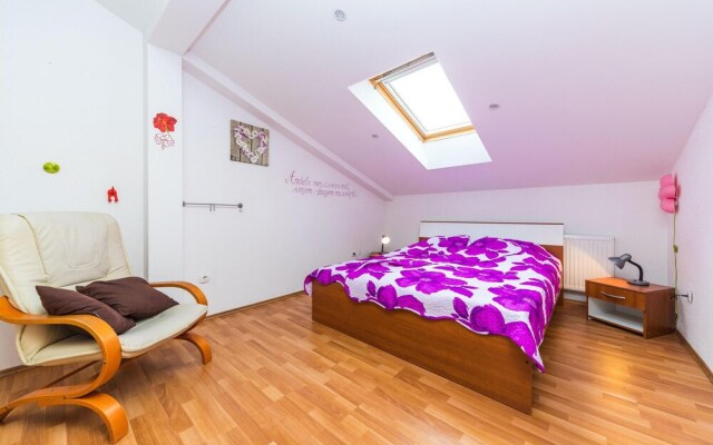 Beautiful Apartment in Trogir With 3 Bedrooms and Wifi