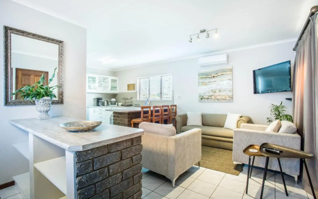 Out of Bounds Self-Catering Lodge