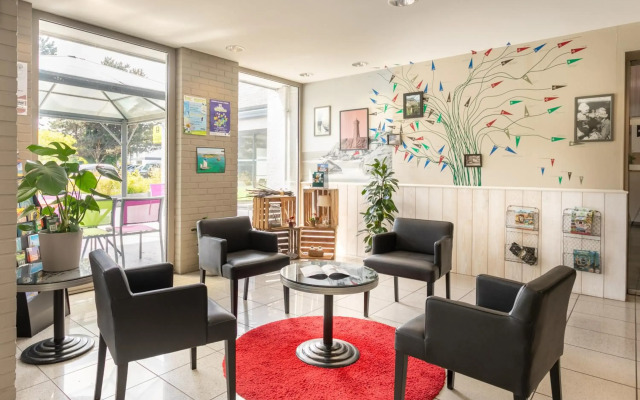 Logis Hôtel Au Chêne Vert