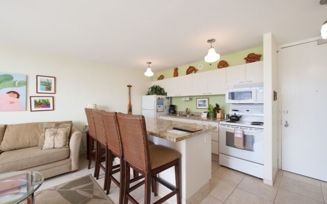 1-2905 Waikiki Banyan