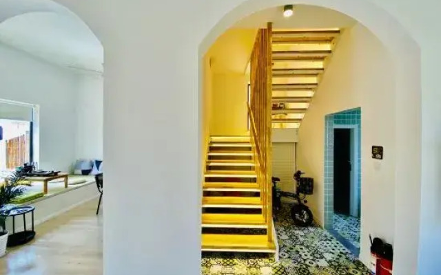 Dianshan Lake Liuxia Shiguang Homestay（Cai Bang Cun Store ）