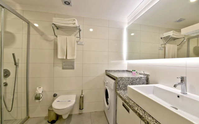 Green Garden Suites