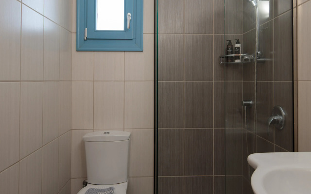 Liana Beach Hotel & Spa