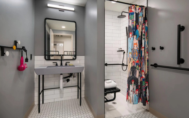 Moxy Portland Downtown
