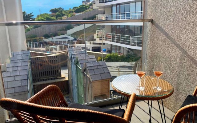 8 Middlecombe - Luxury Apartment at Byron Woolacombe, only 4 minute walk to Woolacombe Beach!