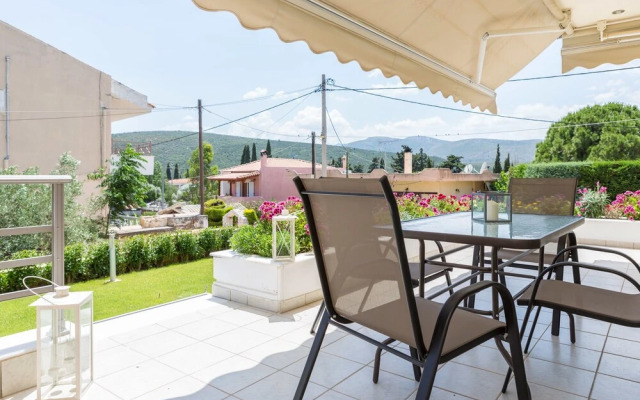 Bright & Spacious two-floor Family Garden Home