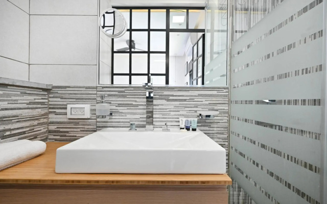 Luna Moona by HolyGuest