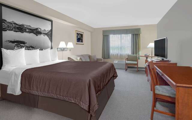 Super 8 by Wyndham Sault Ste Marie On