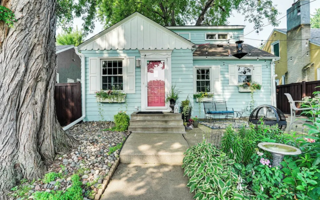 Chic Minneapolis Apt - 6 Blocks to Lake Nokomis!